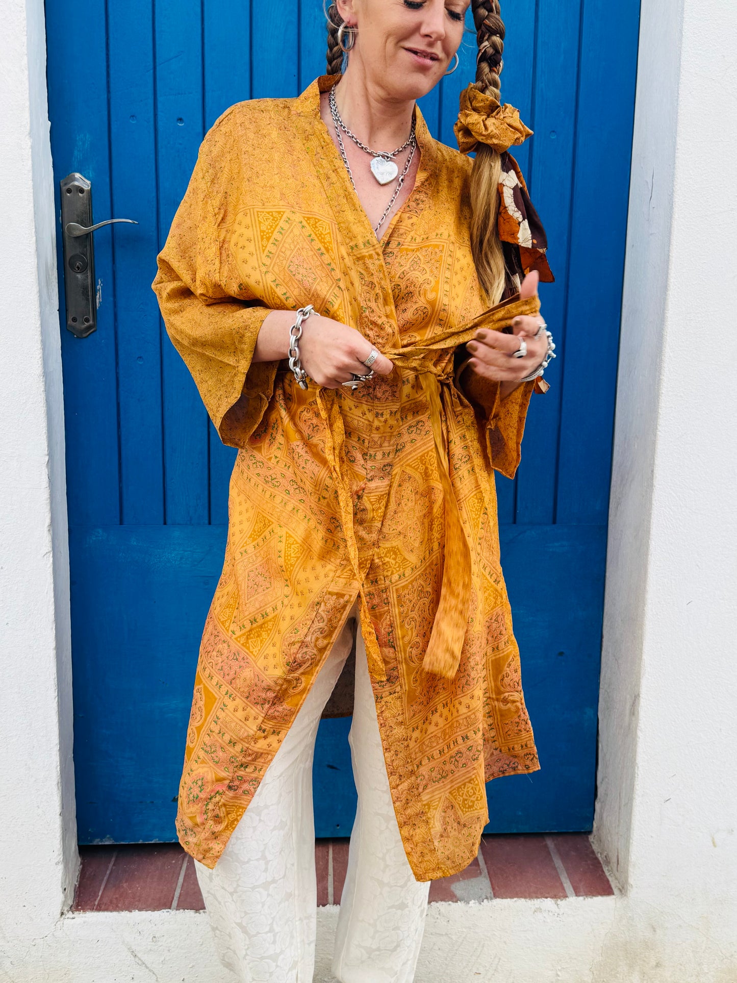 Kardash Kimono Medium – Up-cycled Vintage Sari Kimono