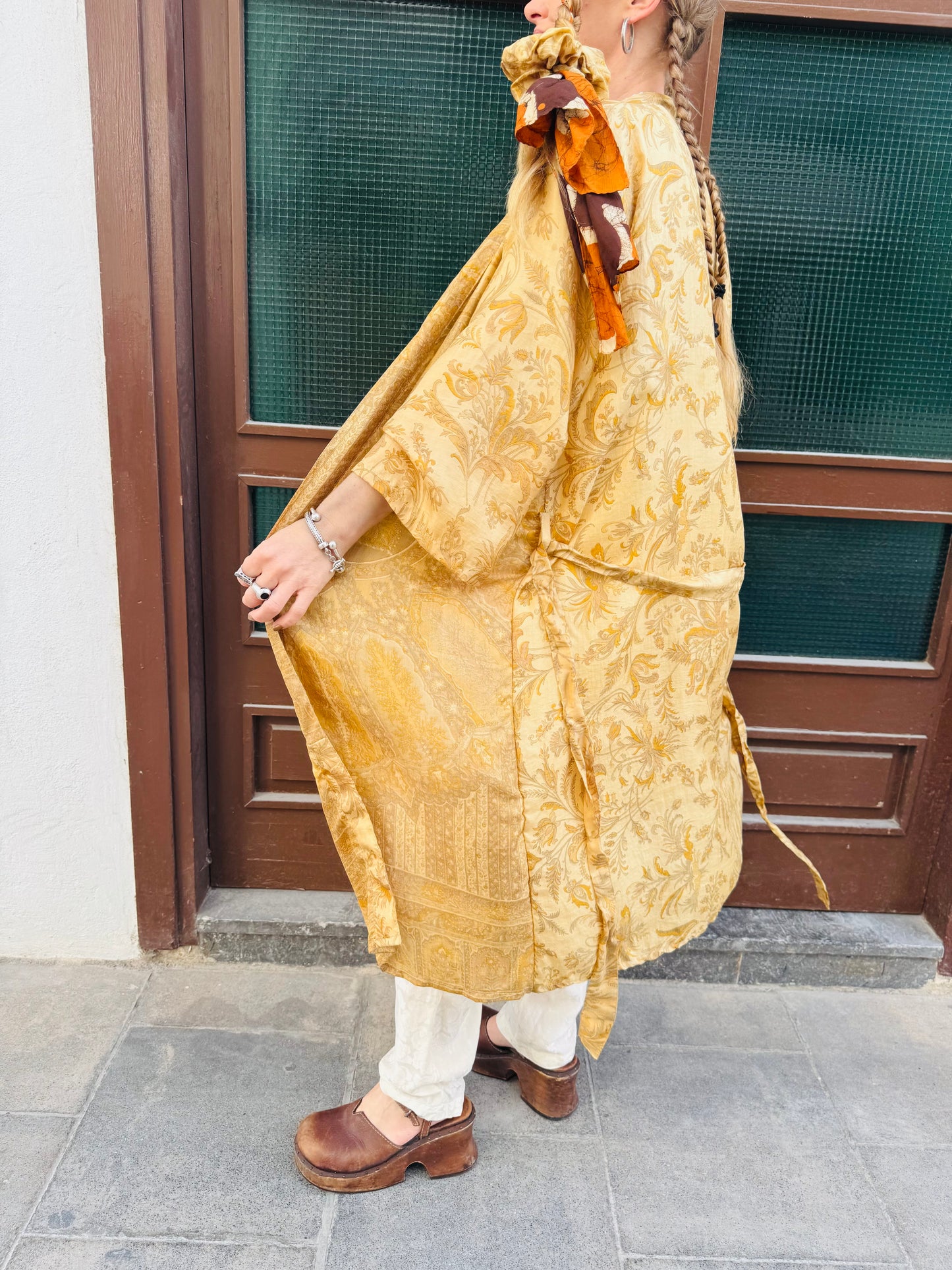 Kardash Kimono Medium – Up-cycled Vintage Sari Kimono