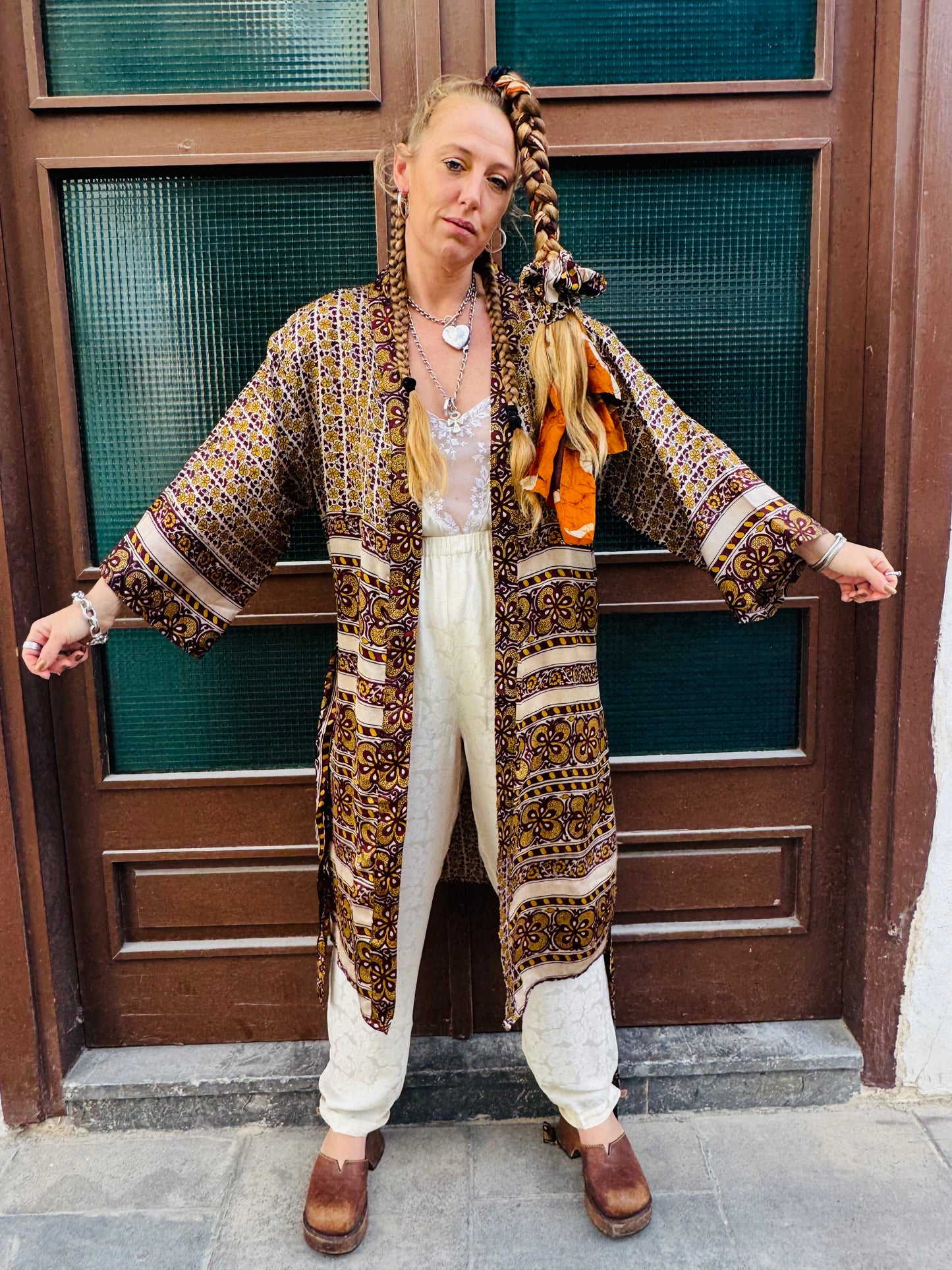 Kardash Kimono Medium – Up-cycled Vintage Sari Kimono