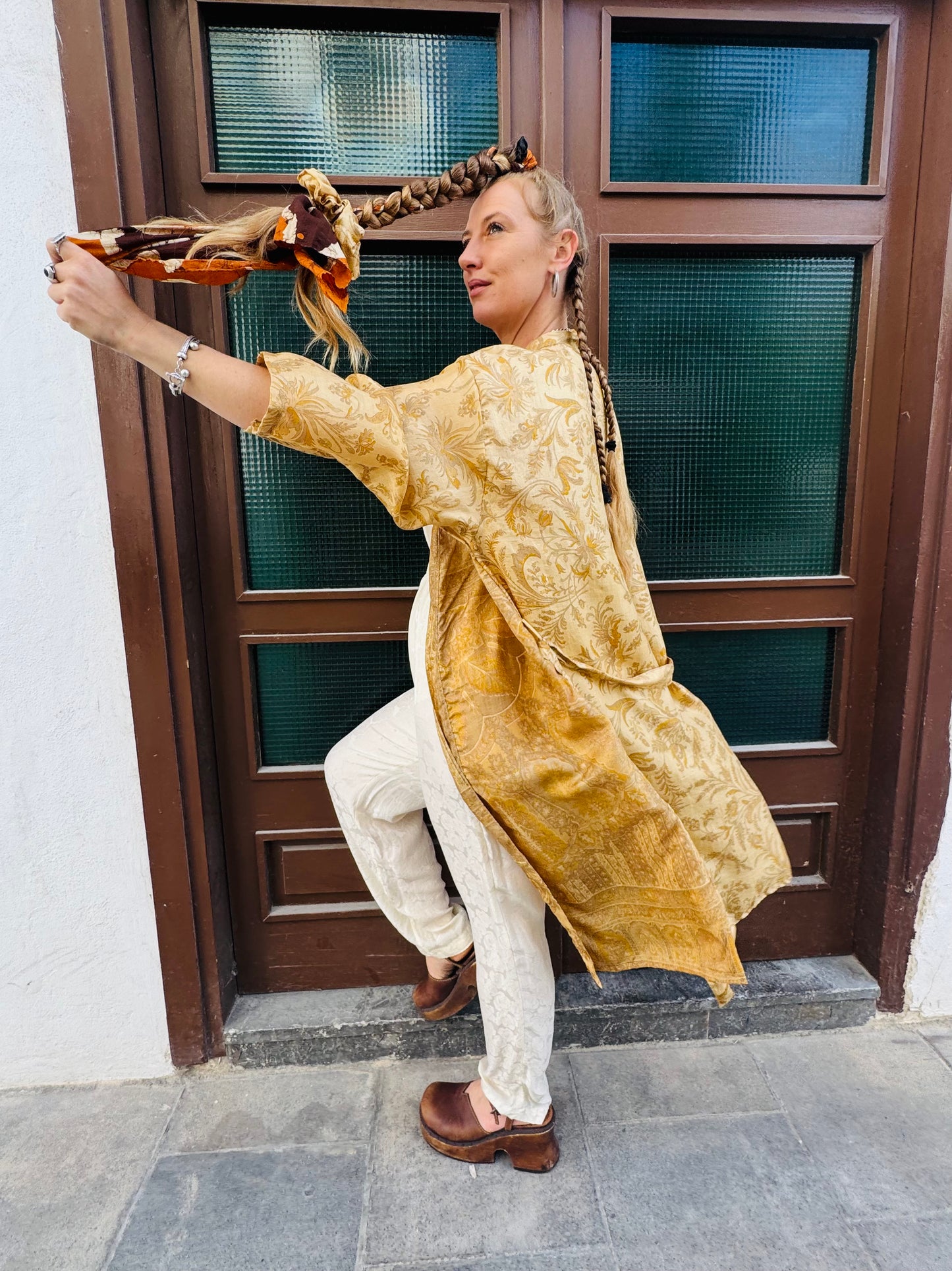 Kardash Kimono Medium – Up-cycled Vintage Sari Kimono
