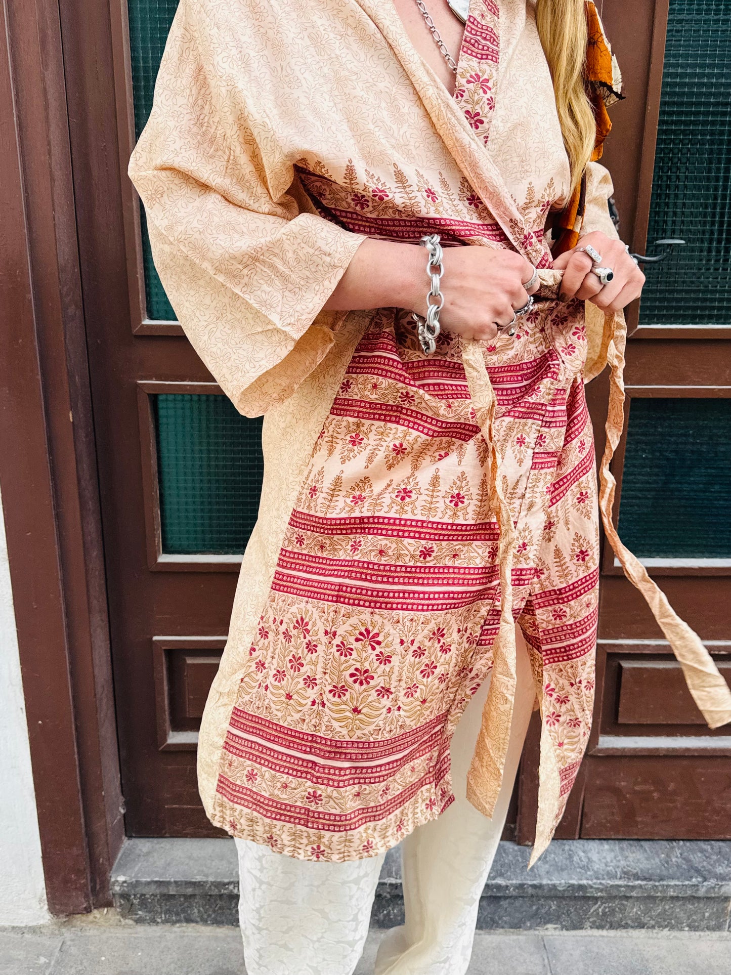 Kardash Kimono Medium – Up-cycled Vintage Sari Kimono
