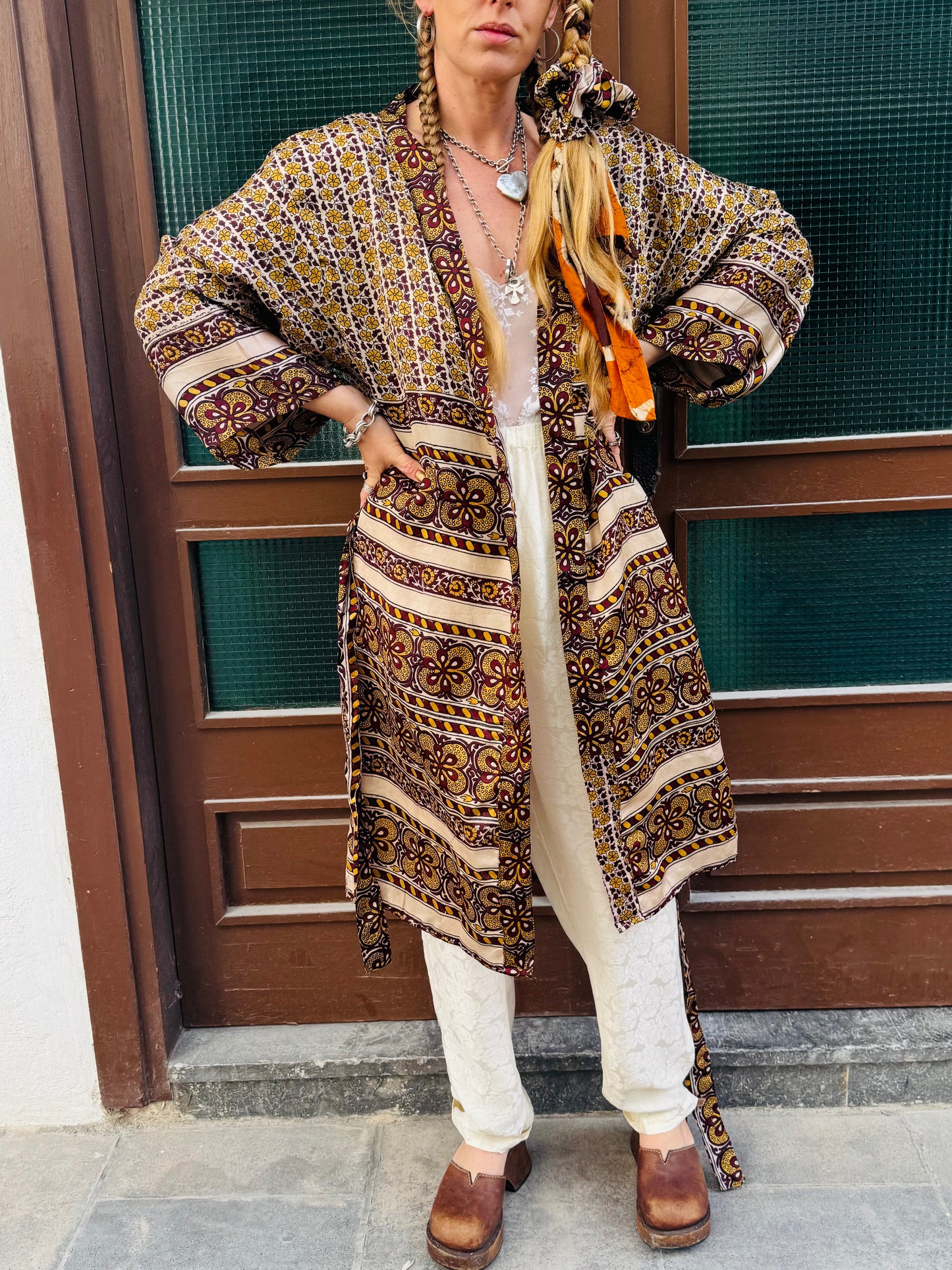 Kardash Kimono Medium – Up-cycled Vintage Sari Kimono