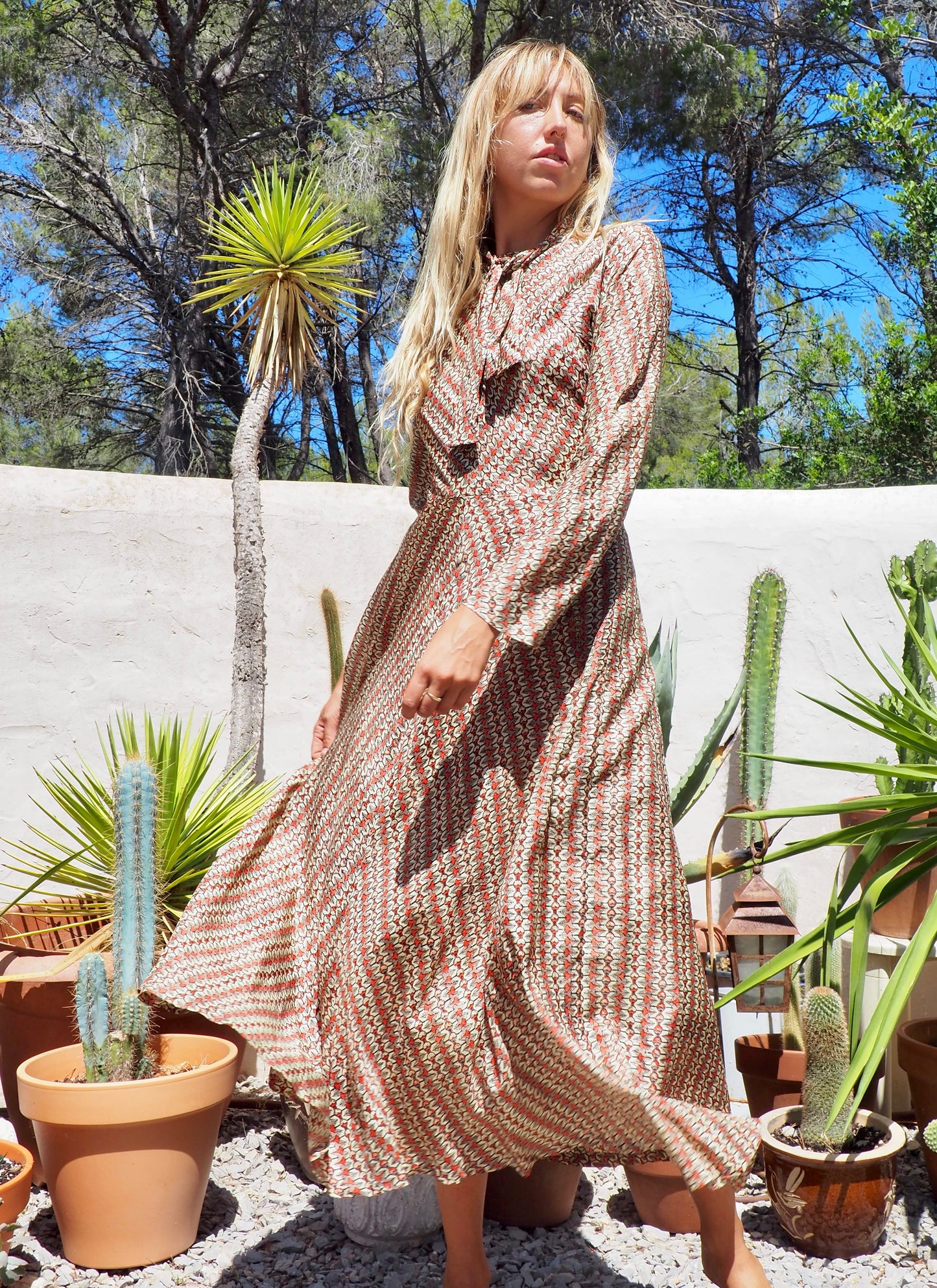 Vintage original Indian 1970’s puré fine silk block printed dress made for the English market very cute and unique with old Indian Lable