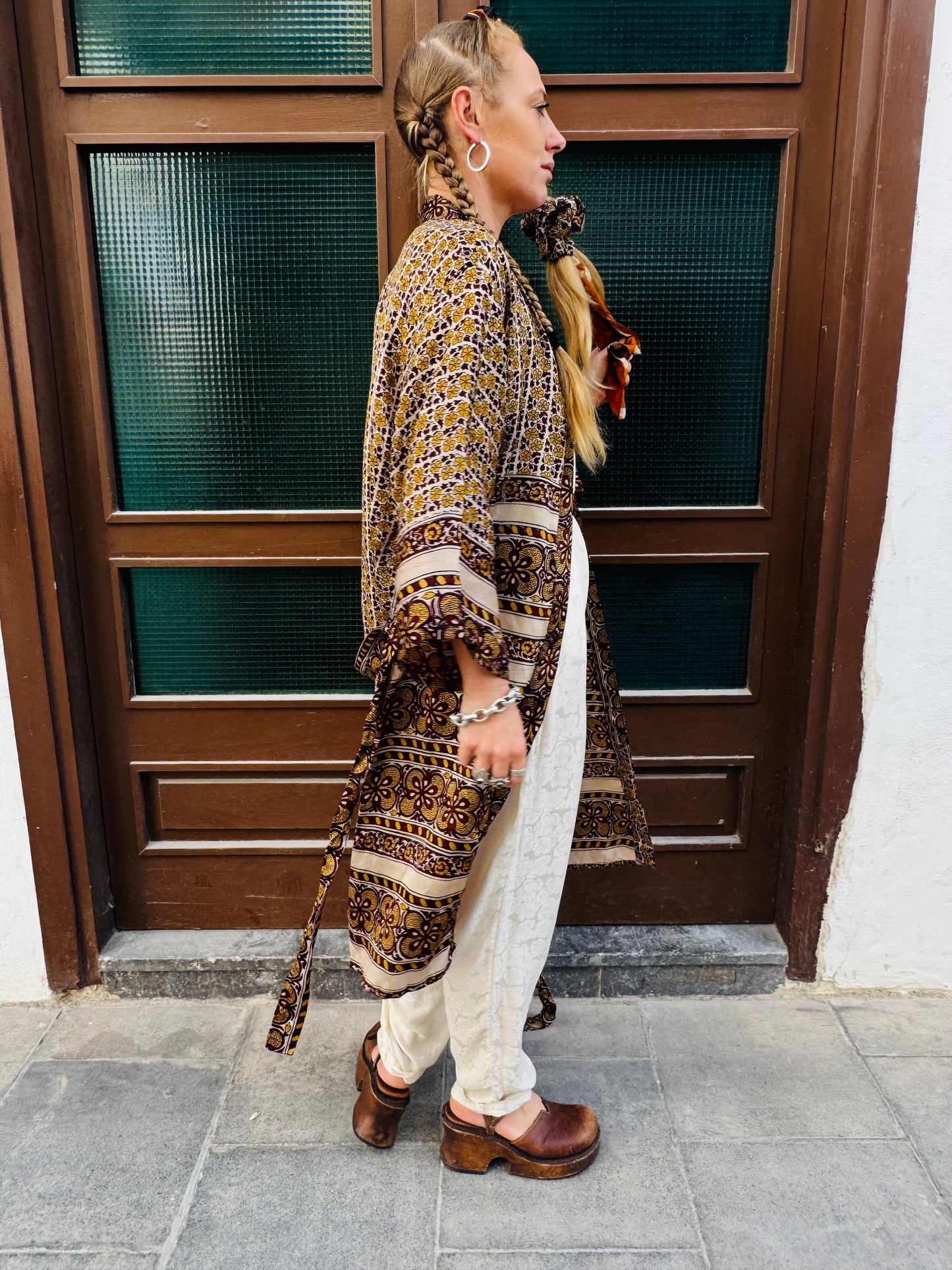 Kardash Kimono Medium – Up-cycled Vintage Sari Kimono