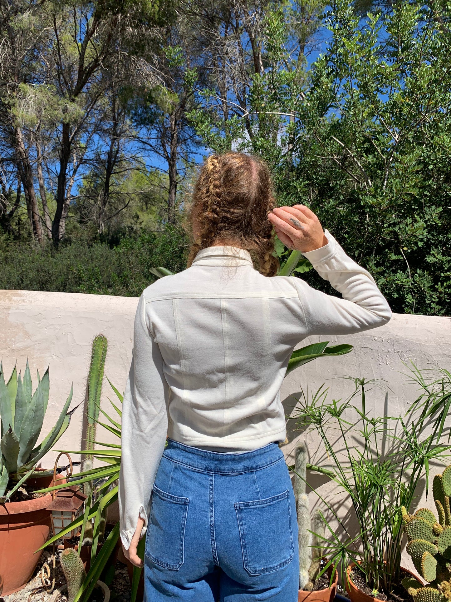 Vintage 1960’s cropped cream jacket shirt super cute with buttons up the front and oversized collar