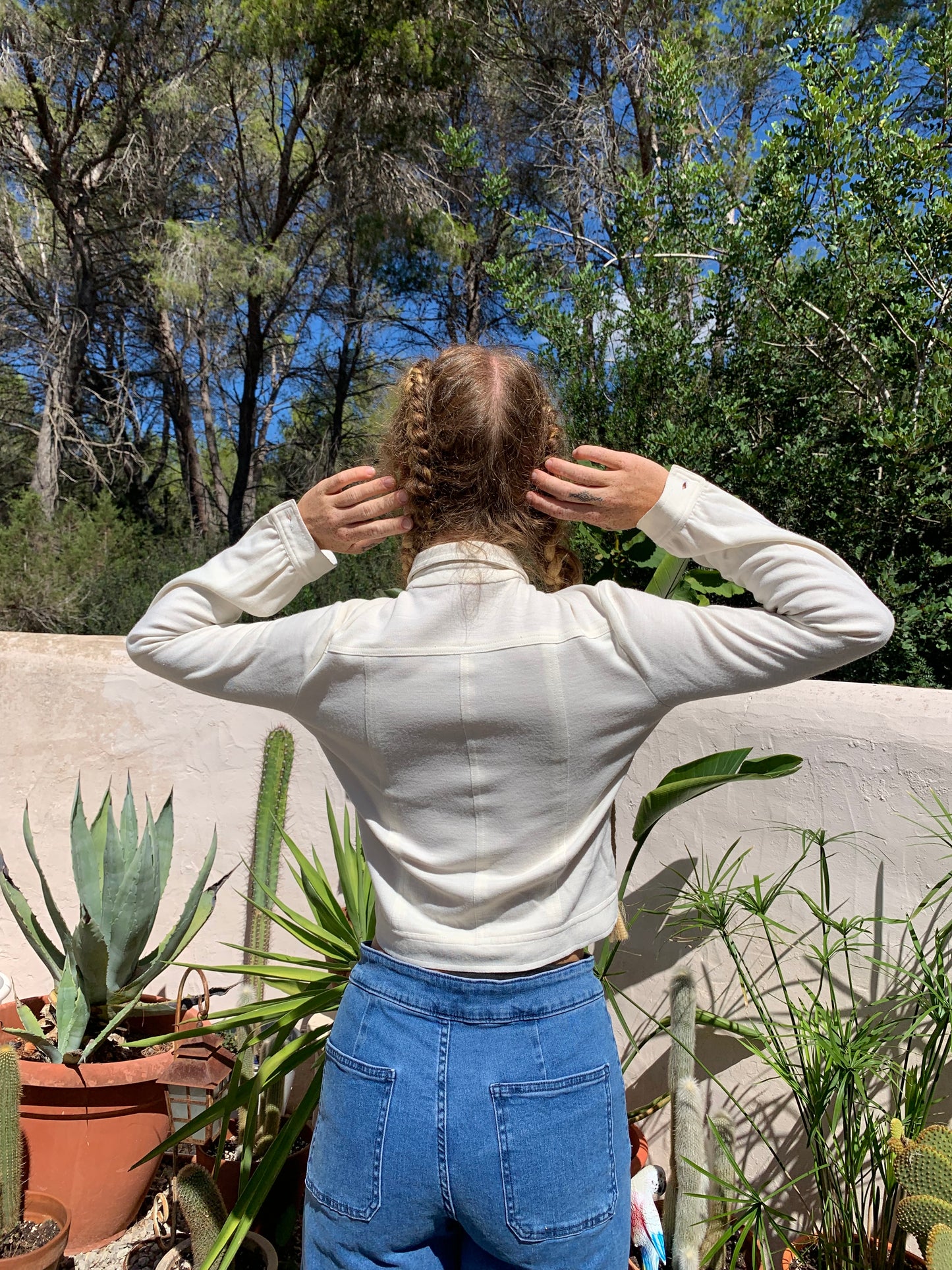 Vintage 1960’s cropped cream jacket shirt super cute with buttons up the front and oversized collar