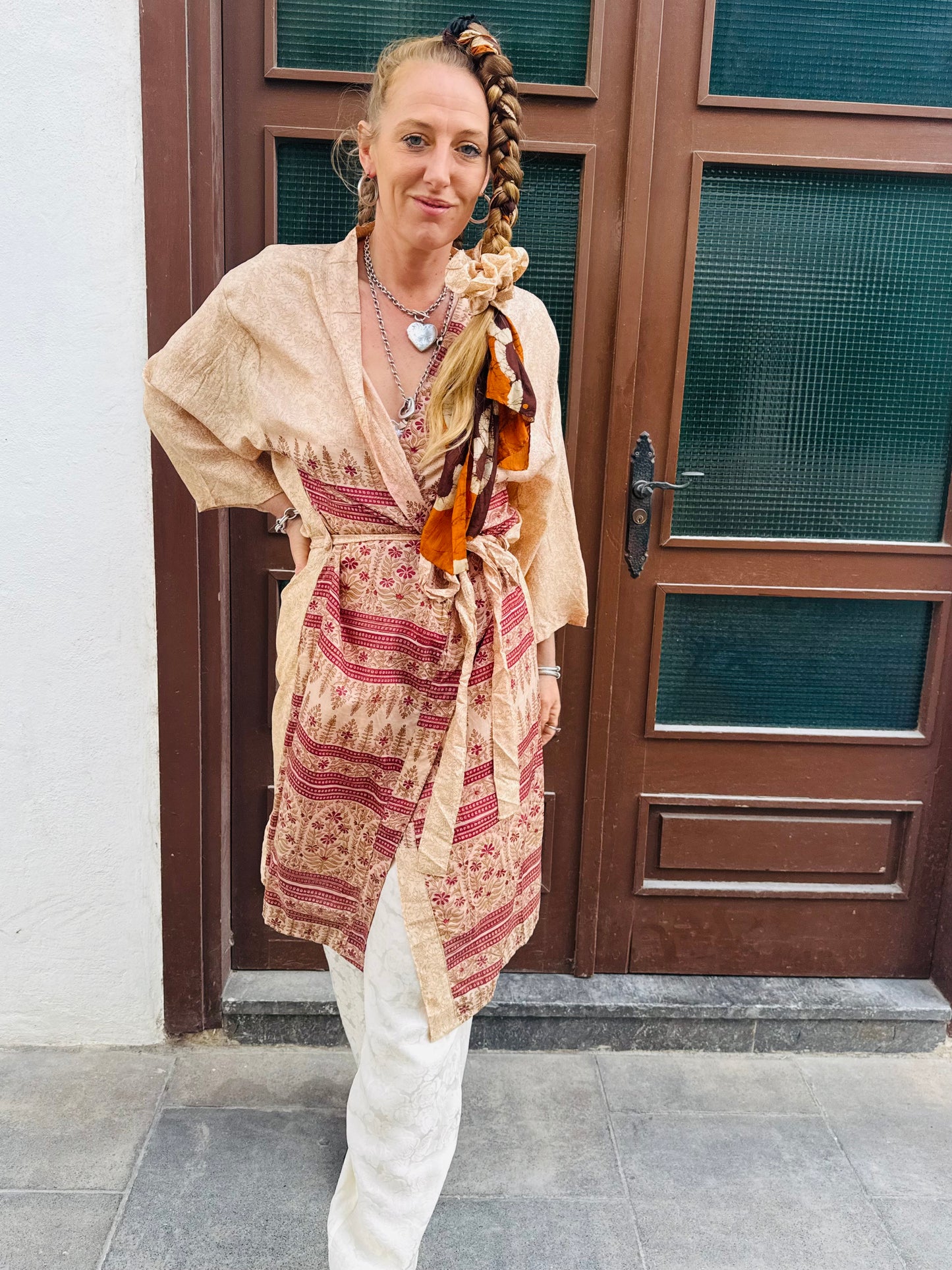 Kardash Kimono Medium – Up-cycled Vintage Sari Kimono