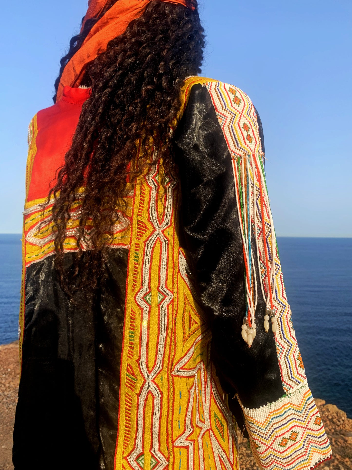 INCREDIBLE HAND BEADED DRESS FROM 1970’s SAUDÍ TRADITIONAL DRESS