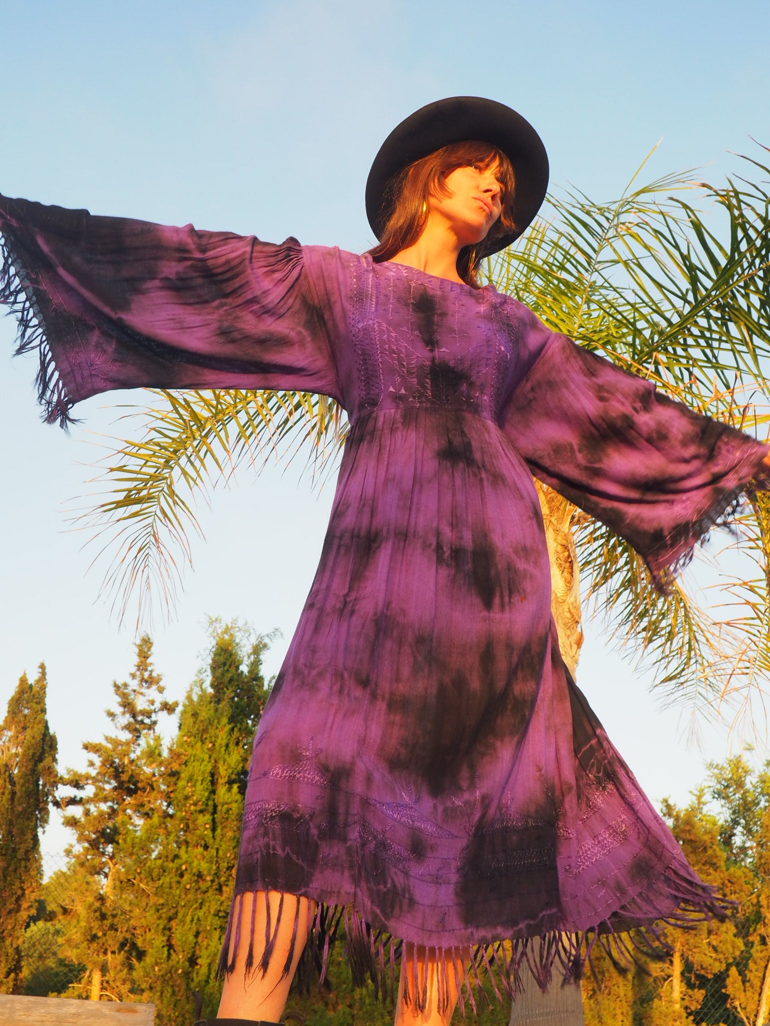 PURPLE INDIAN COTTON DRESS FROM THE 1970's WITH WIDE SLEEVES AND