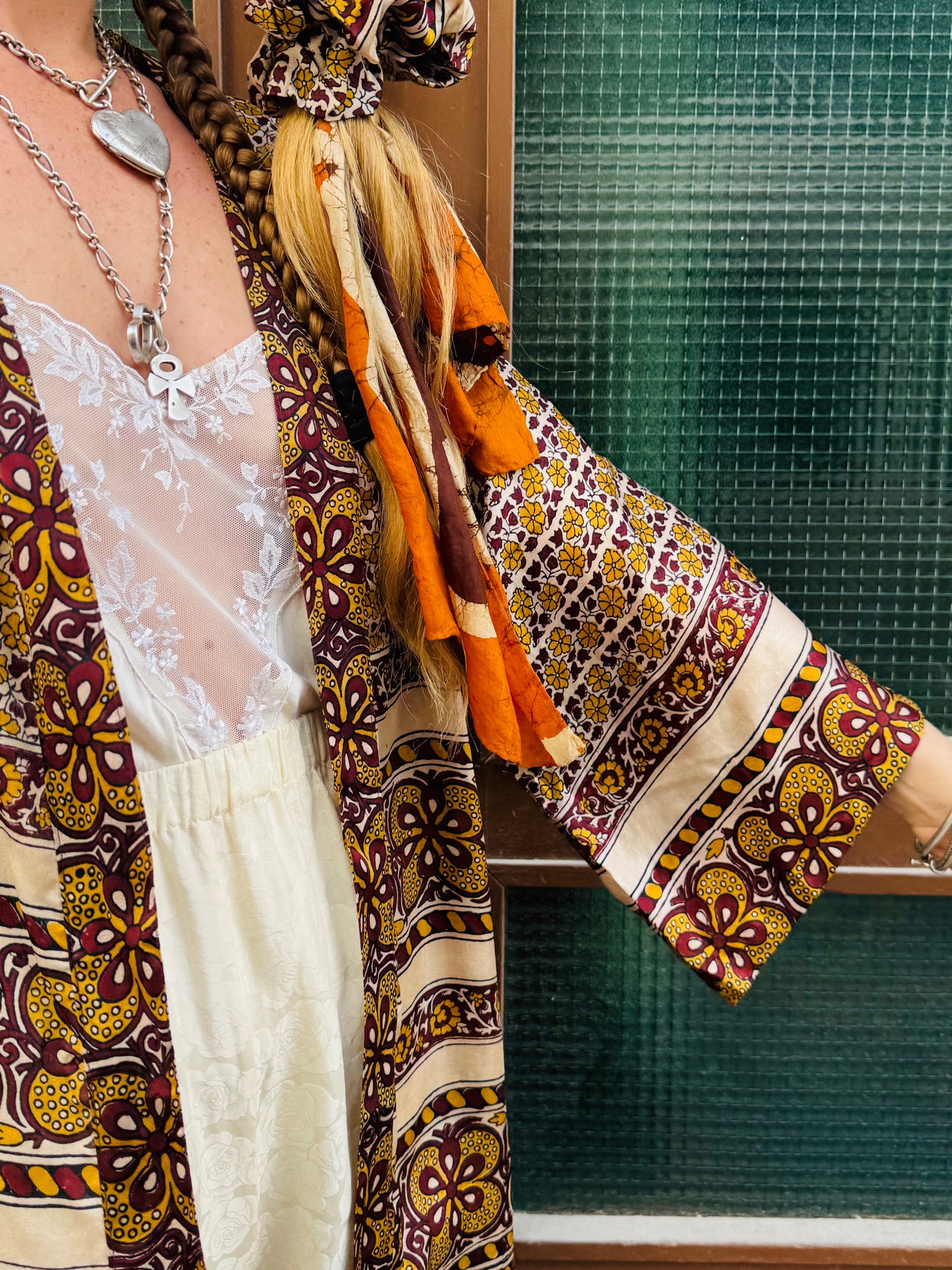 Kardash Kimono Medium – Up-cycled Vintage Sari Kimono