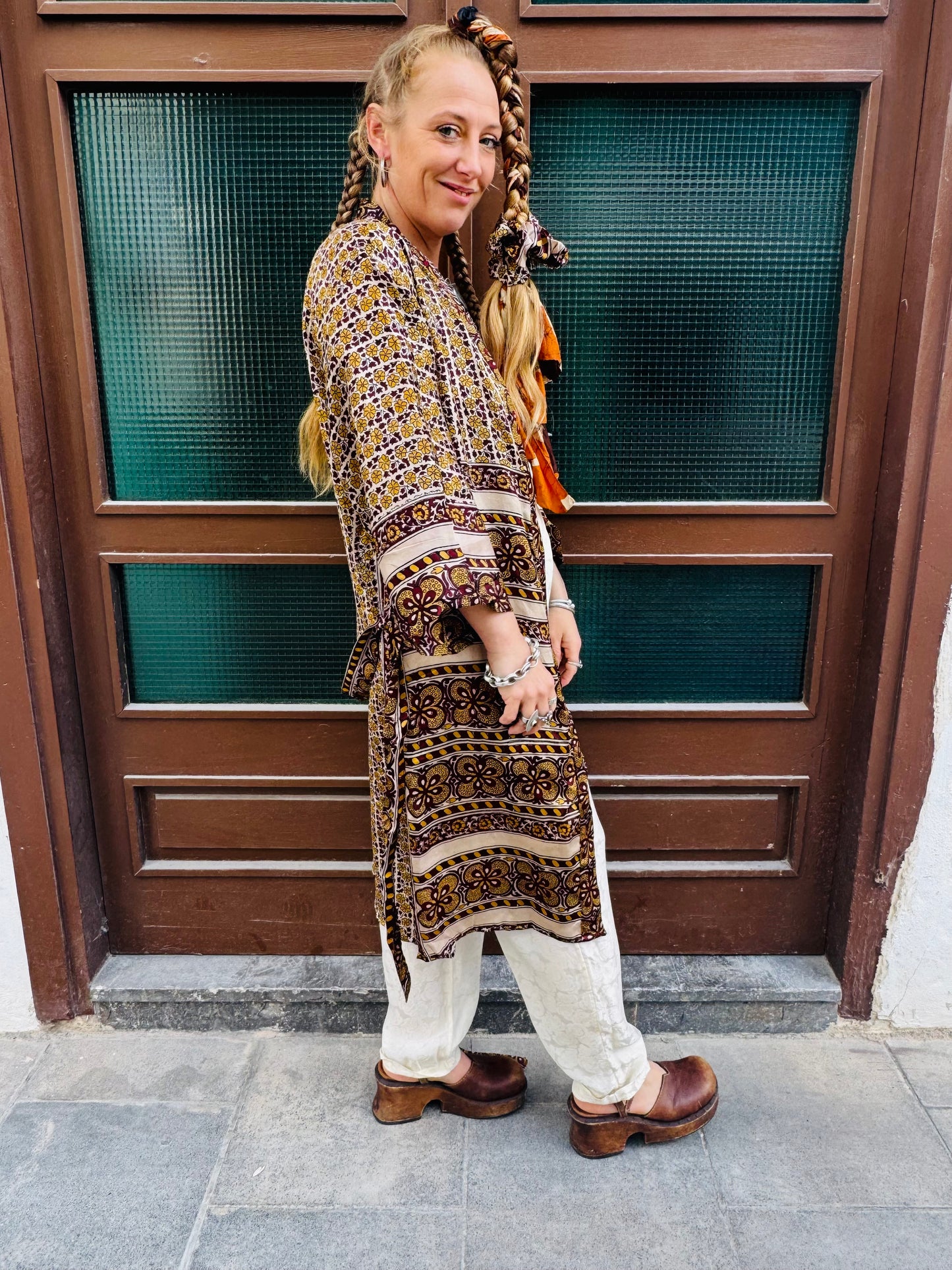 Kardash Kimono Medium – Up-cycled Vintage Sari Kimono