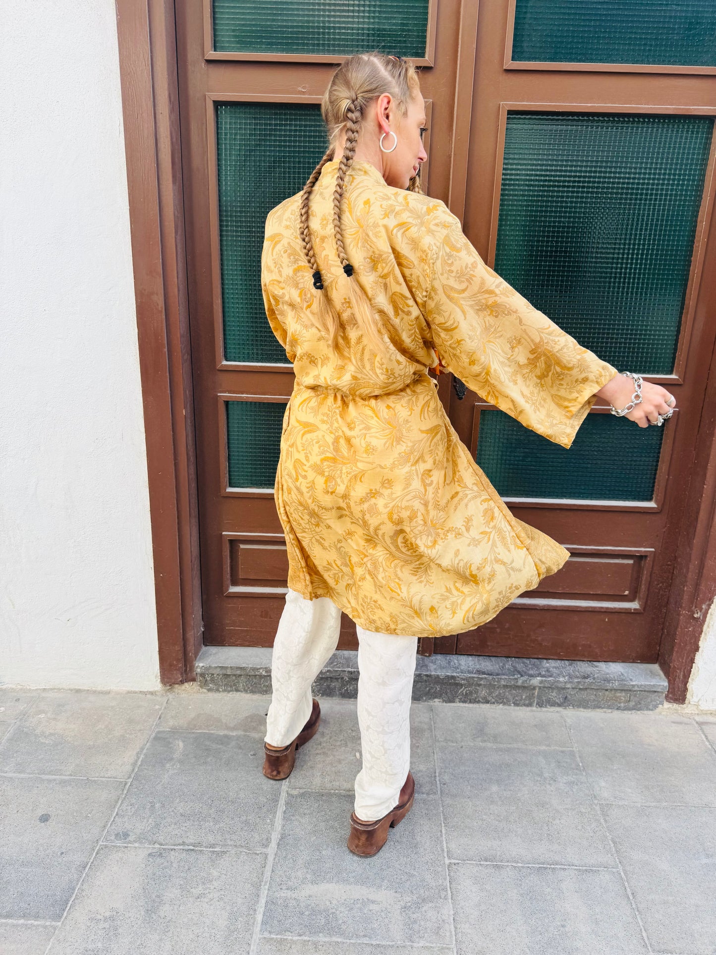Kardash Kimono Medium – Up-cycled Vintage Sari Kimono