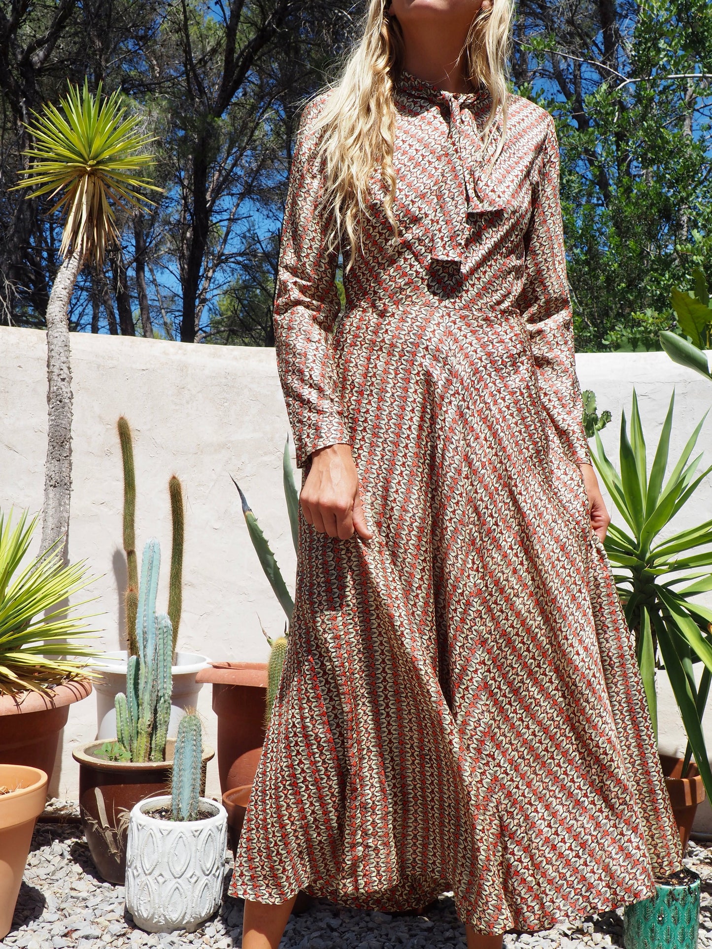 Vintage original Indian 1970’s puré fine silk block printed dress made for the English market very cute and unique with old Indian Lable