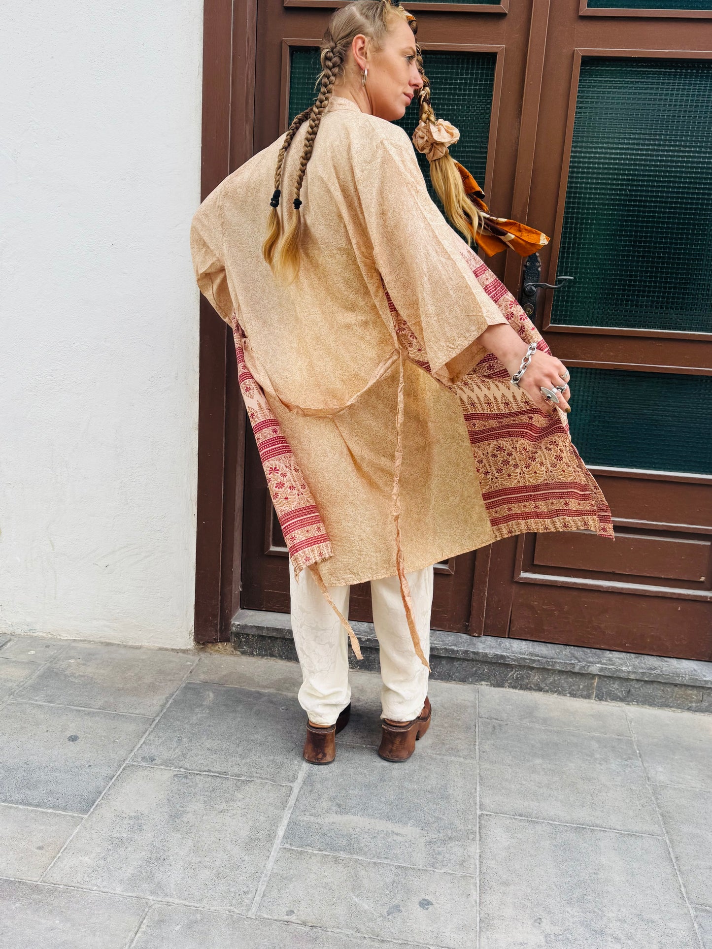 Kardash Kimono Medium – Up-cycled Vintage Sari Kimono