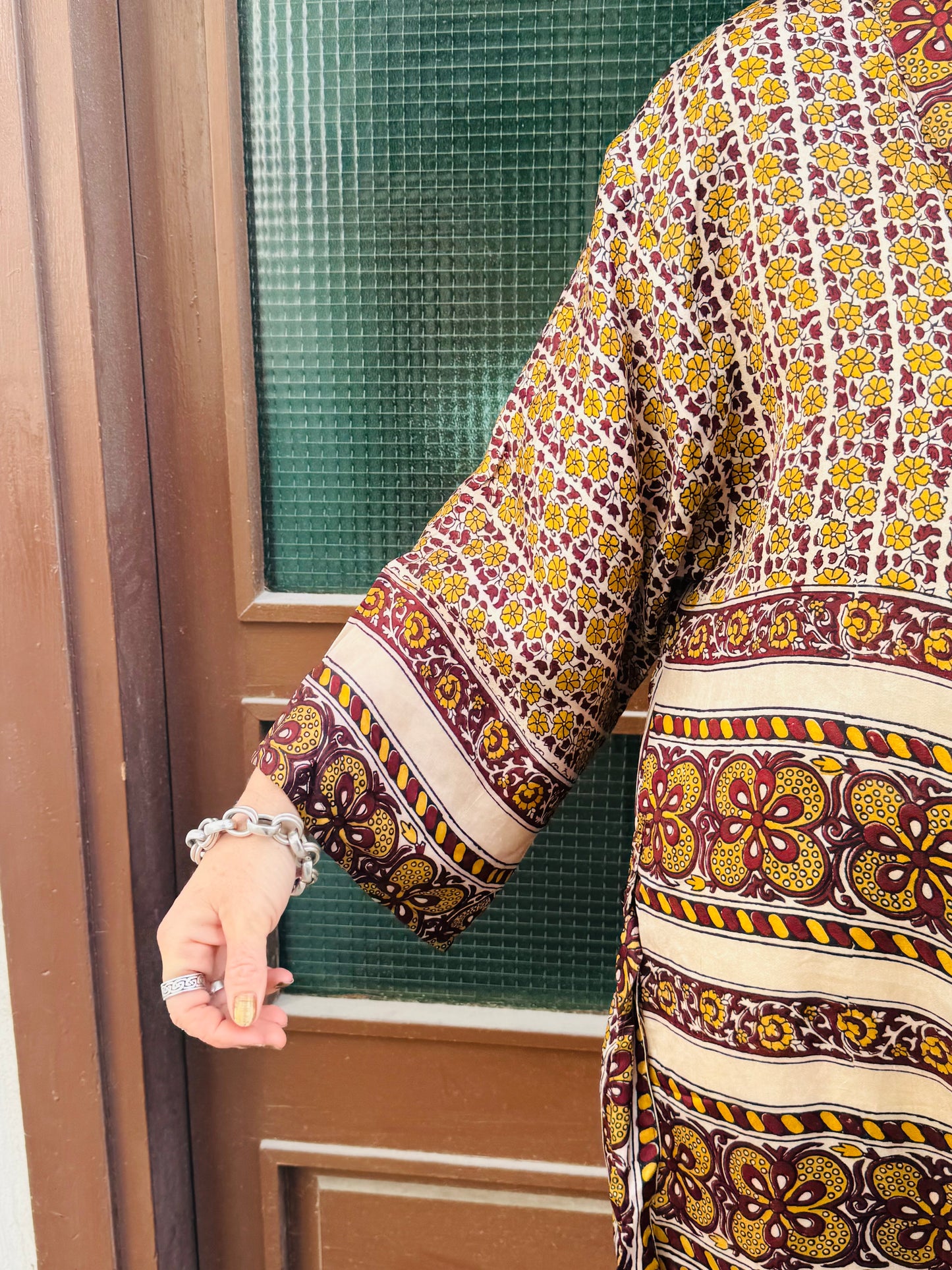 Kardash Kimono Medium – Up-cycled Vintage Sari Kimono