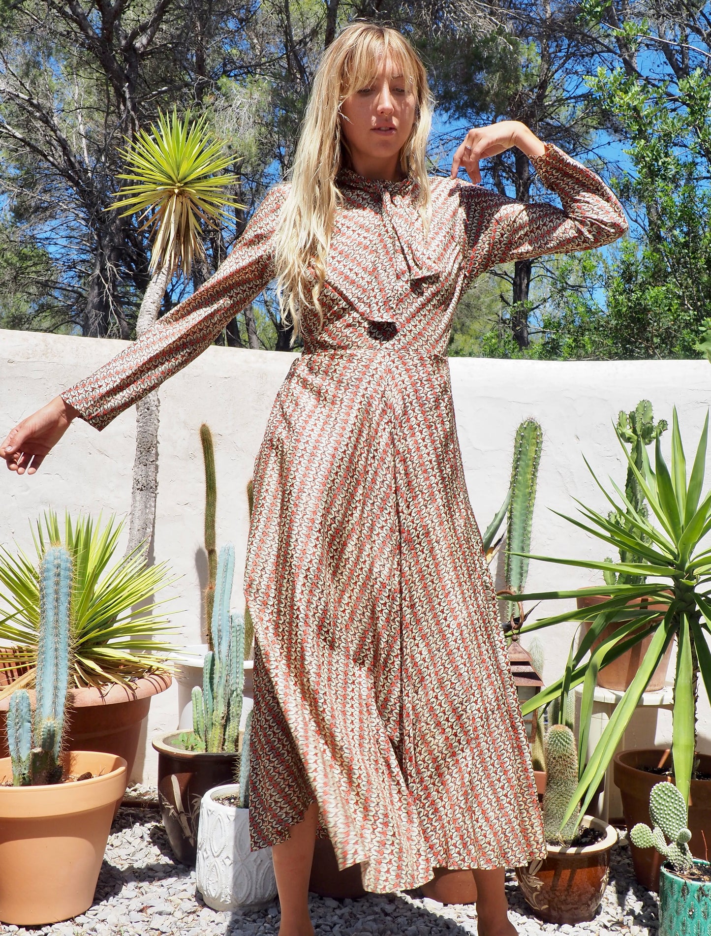 Vintage original Indian 1970’s puré fine silk block printed dress made for the English market very cute and unique with old Indian Lable