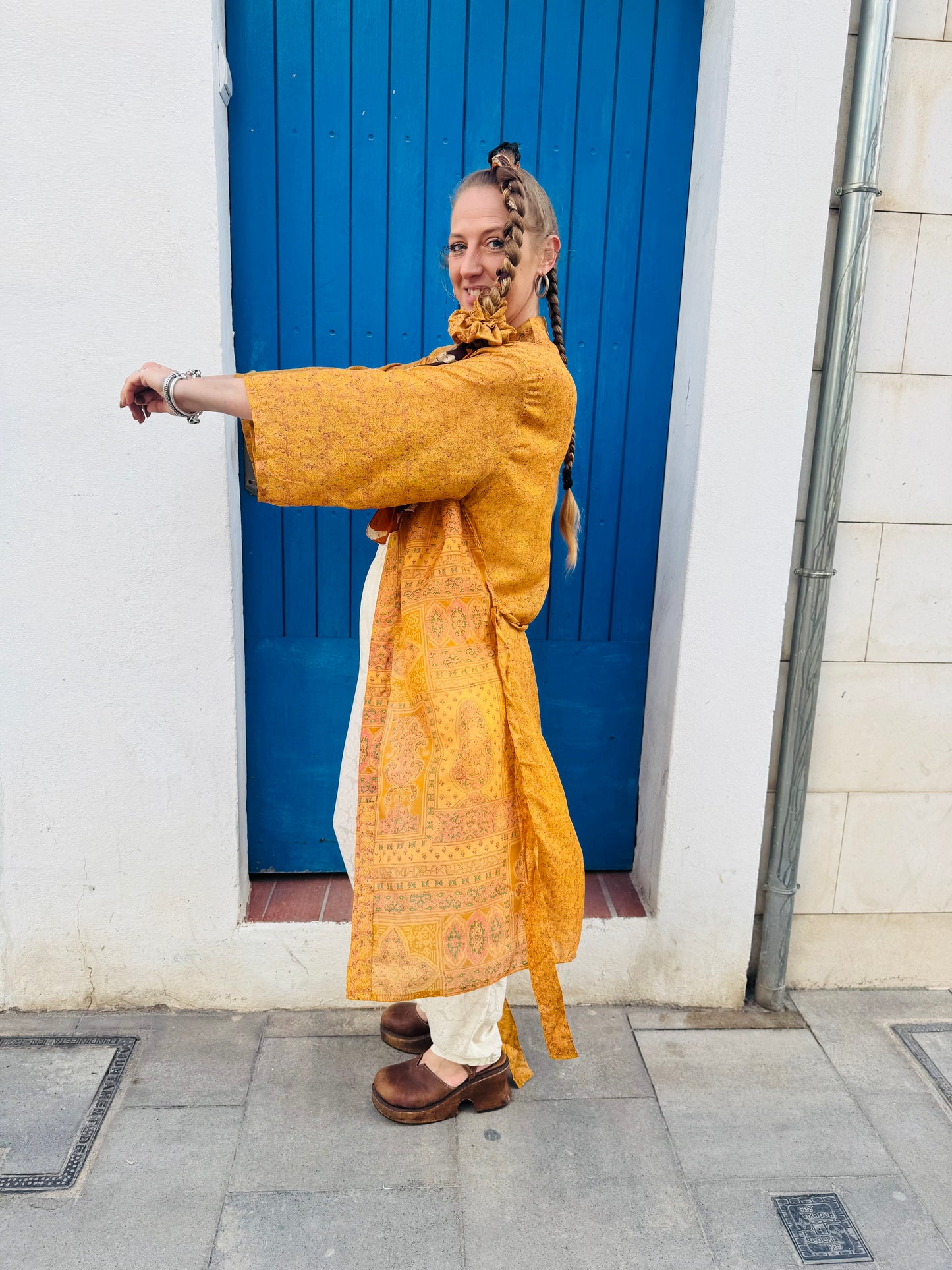 Kardash Kimono Medium – Up-cycled Vintage Sari Kimono