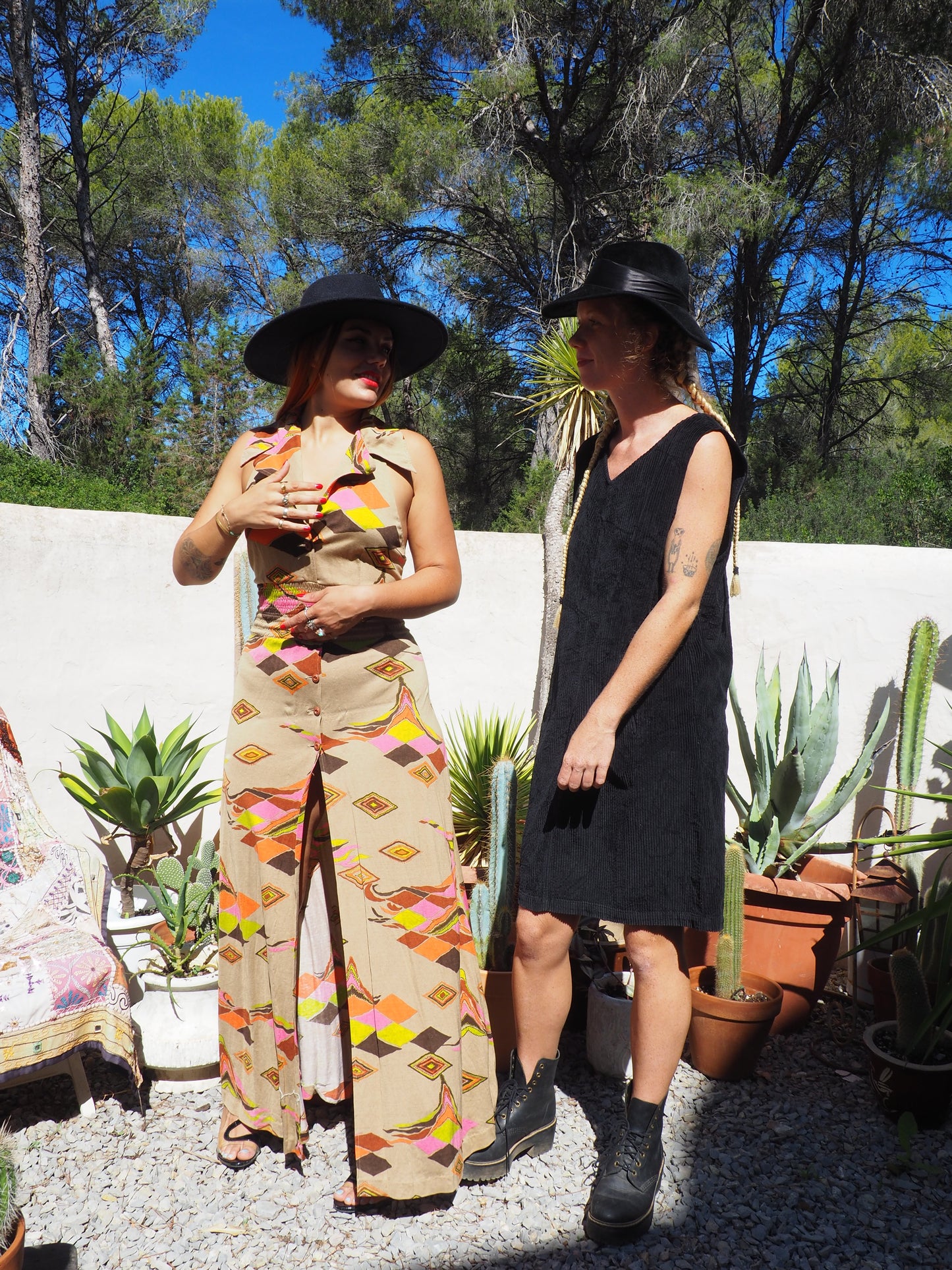 Vintage 1970’s super cool abstract printed maxi dress with a halter neck and cool collar details.