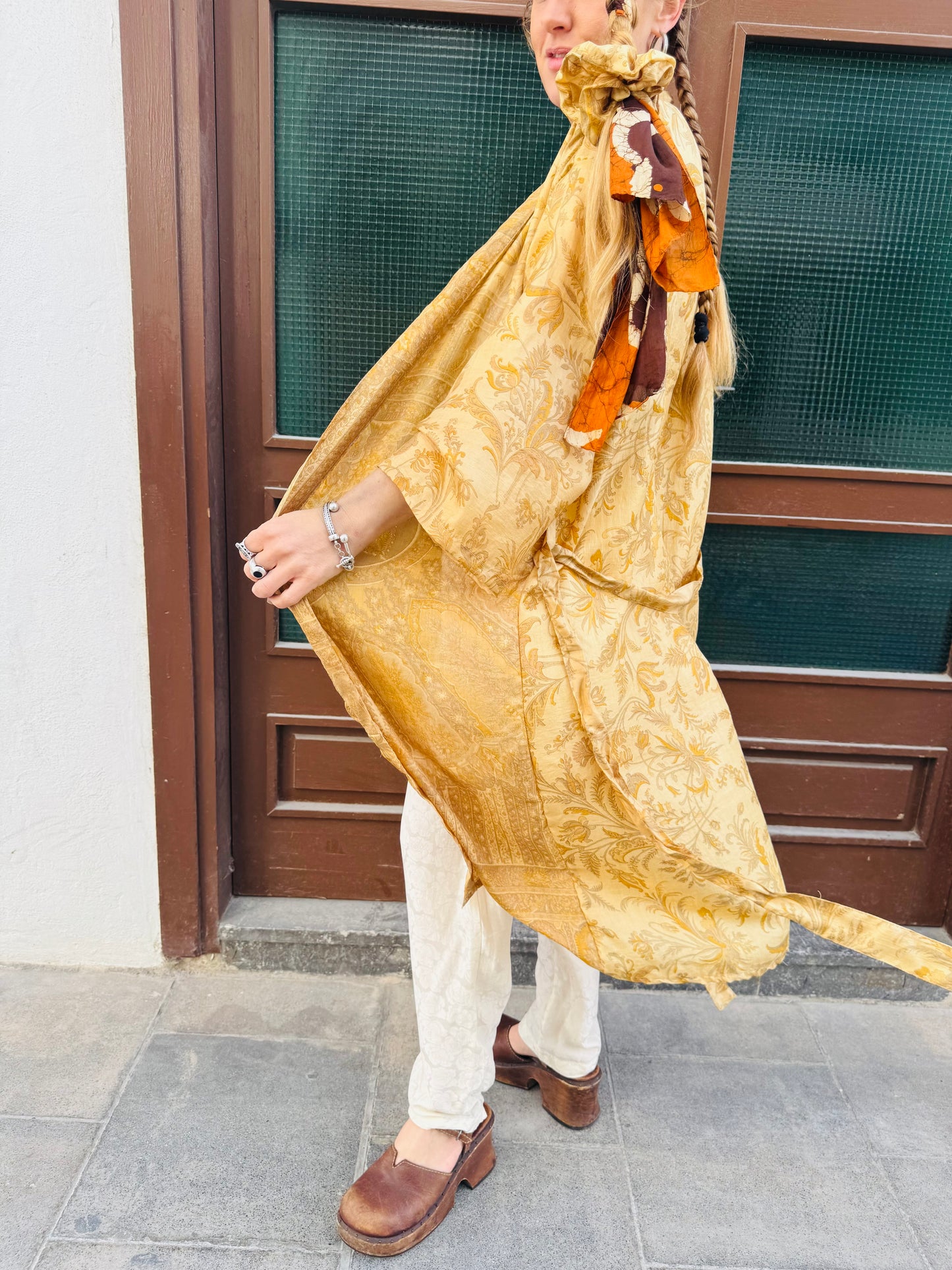 Kardash Kimono Medium – Up-cycled Vintage Sari Kimono
