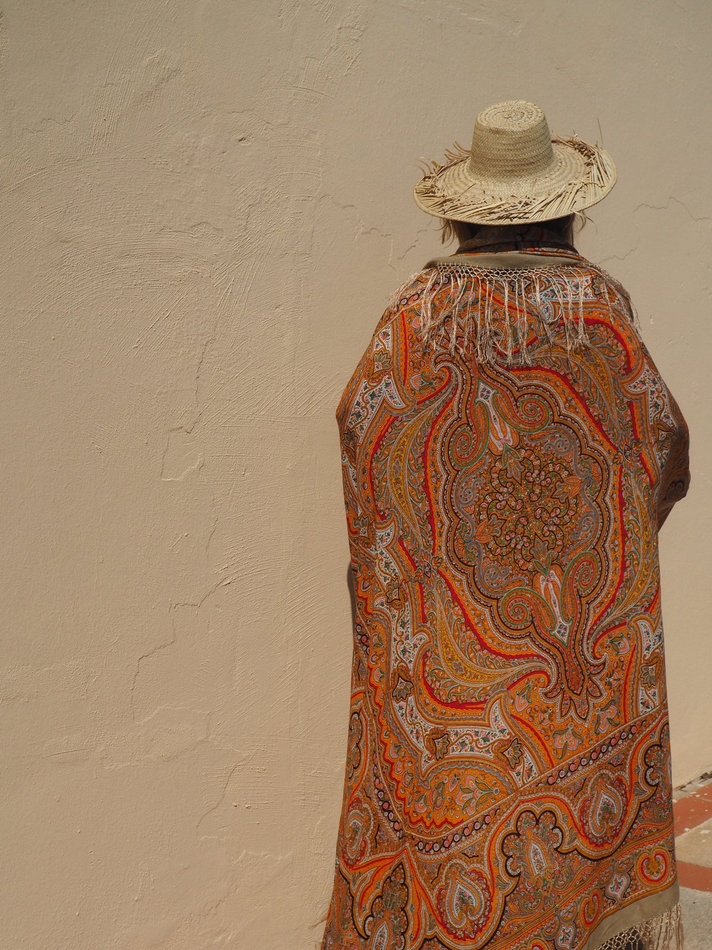 Vintage stunning woven tássel shawl