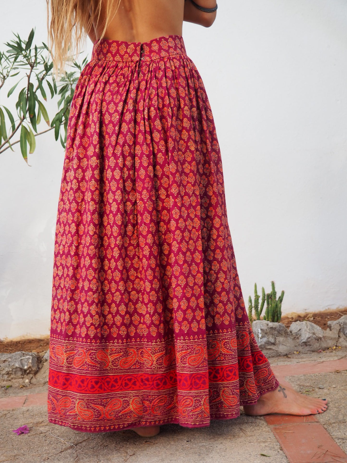 Vintage 1970’s Indian cotton block printed long burgundy skirt