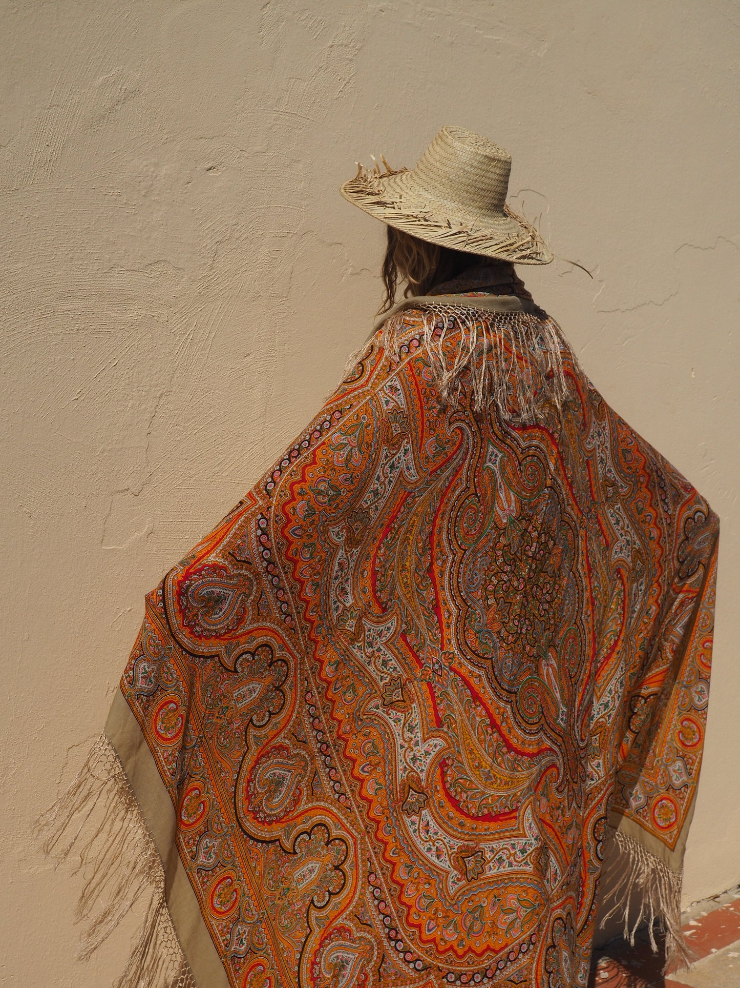 Vintage stunning woven tássel shawl